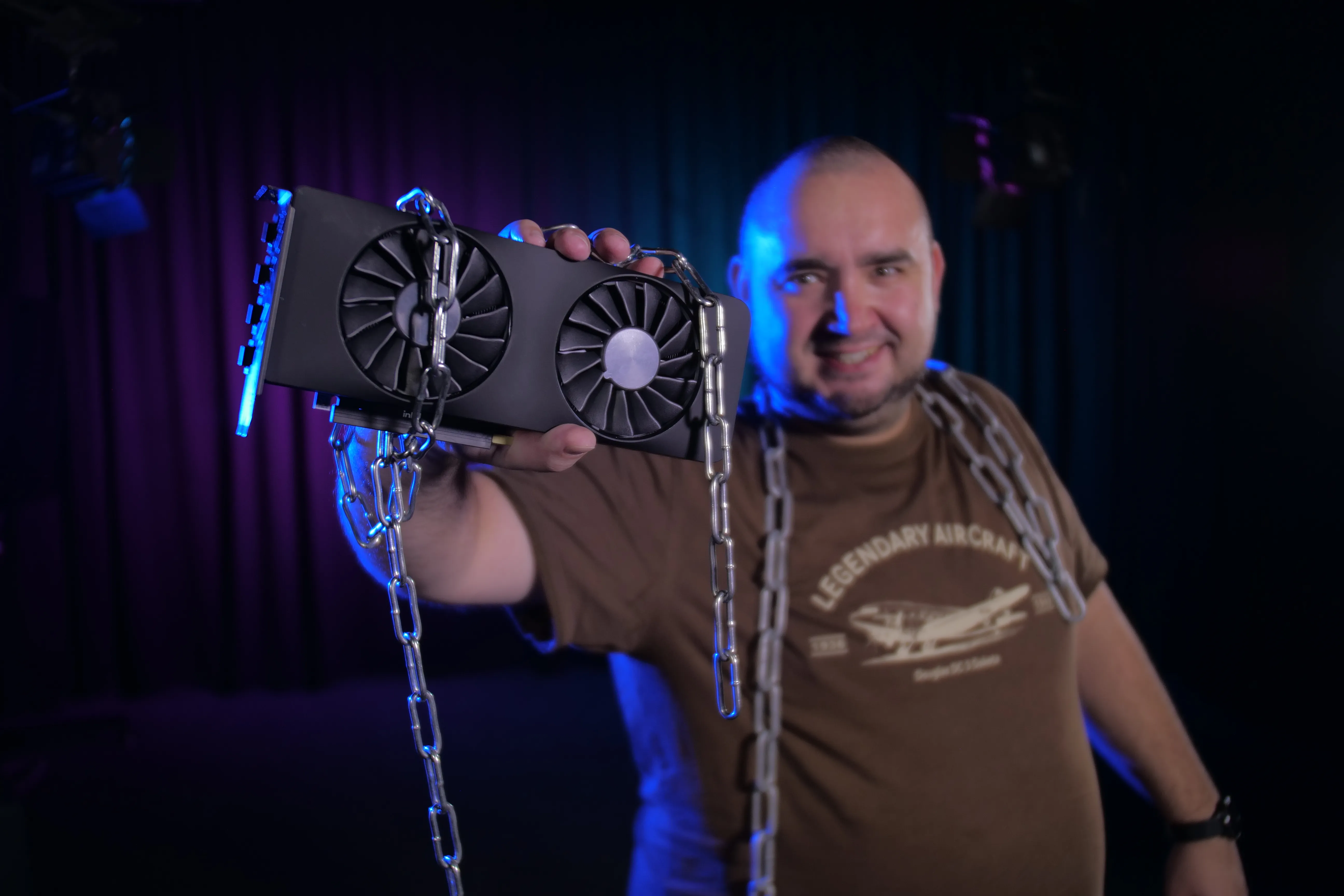 Na grafice od Intelu se dá hrát?! Intel Arc A770 dokazuje že klidně i s raytracingem!